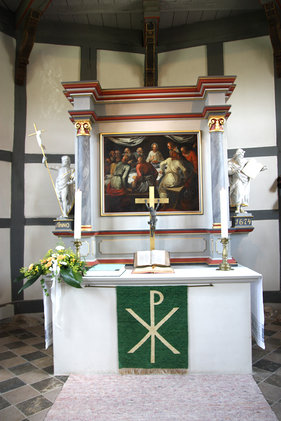 Altar der St.-Anna-Kirche in Niendorf