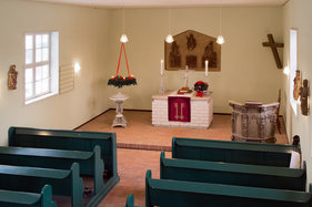 Der Altar der Kapelle in Tramm