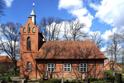 Außenansicht der Kapelle in Tramm - Copyright: Manfred Maronde