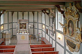 Innenansicht der St.-Anna-Kirche in Niendorf, Blick von der Empore