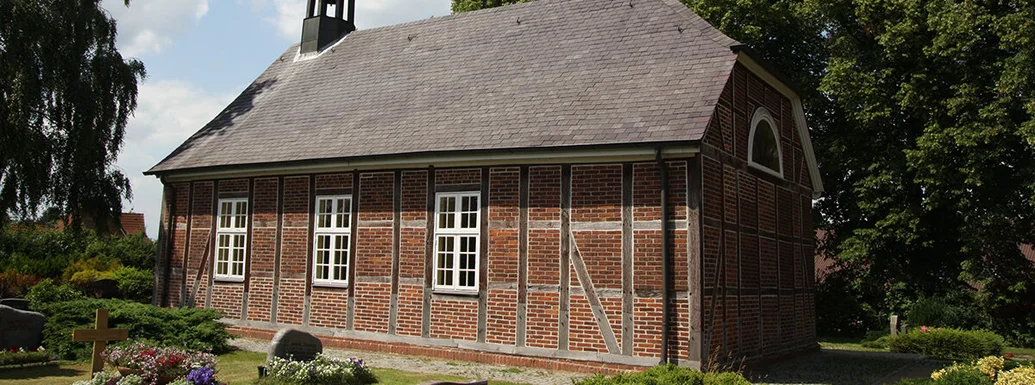 Friedhof vor der Marienkapelle Schretstaken