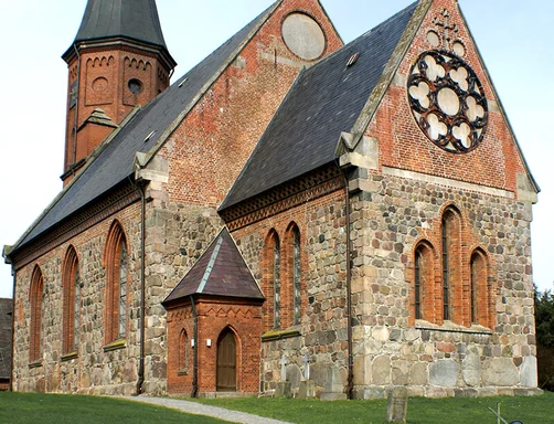 Die Außenansicht der Kirche in Breitenfelde